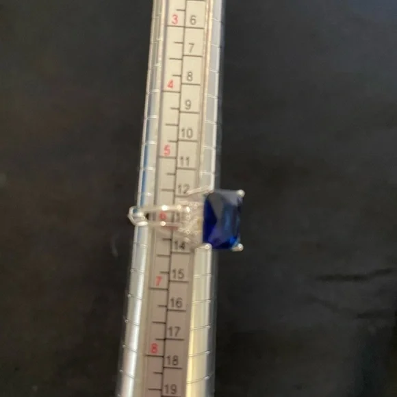 Ring faux blue sapphire silver band - Picture 2 of 7